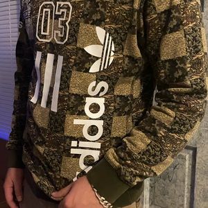 Adidas camo sweatshirt